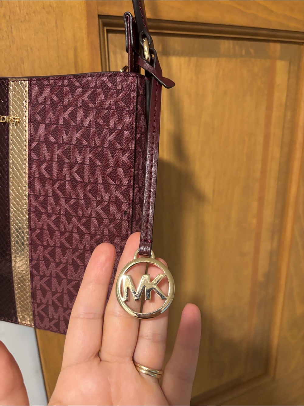 Michael Kors Plum Signature Crossbody with Gold Accent - Picture 3 of 14